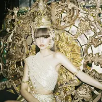 Lisa Blackpink kenakan pakaian khas Tradisional Thailand/dok. Instagram @sooyaaa_