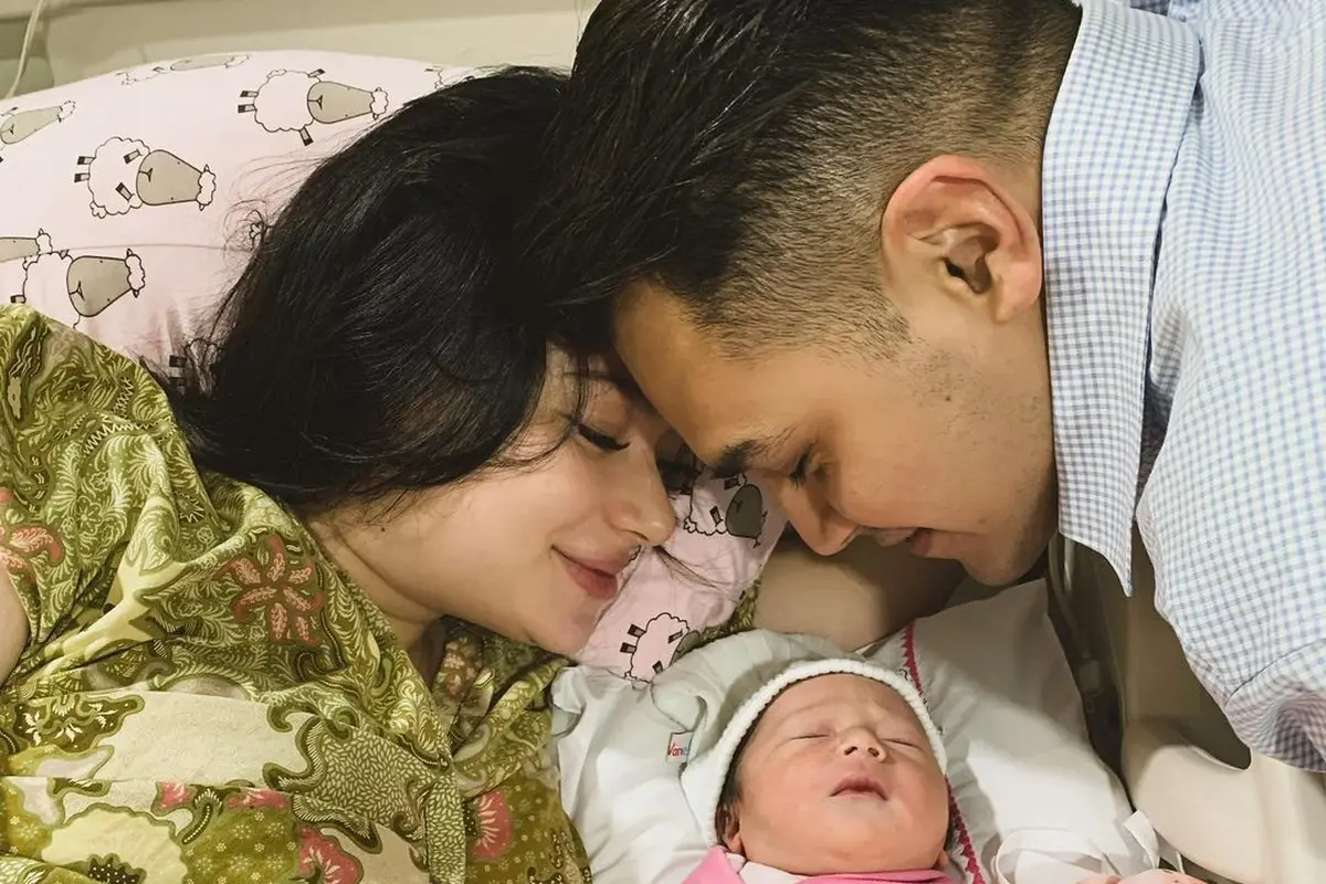[Fimela] Asmirandah melahirkan