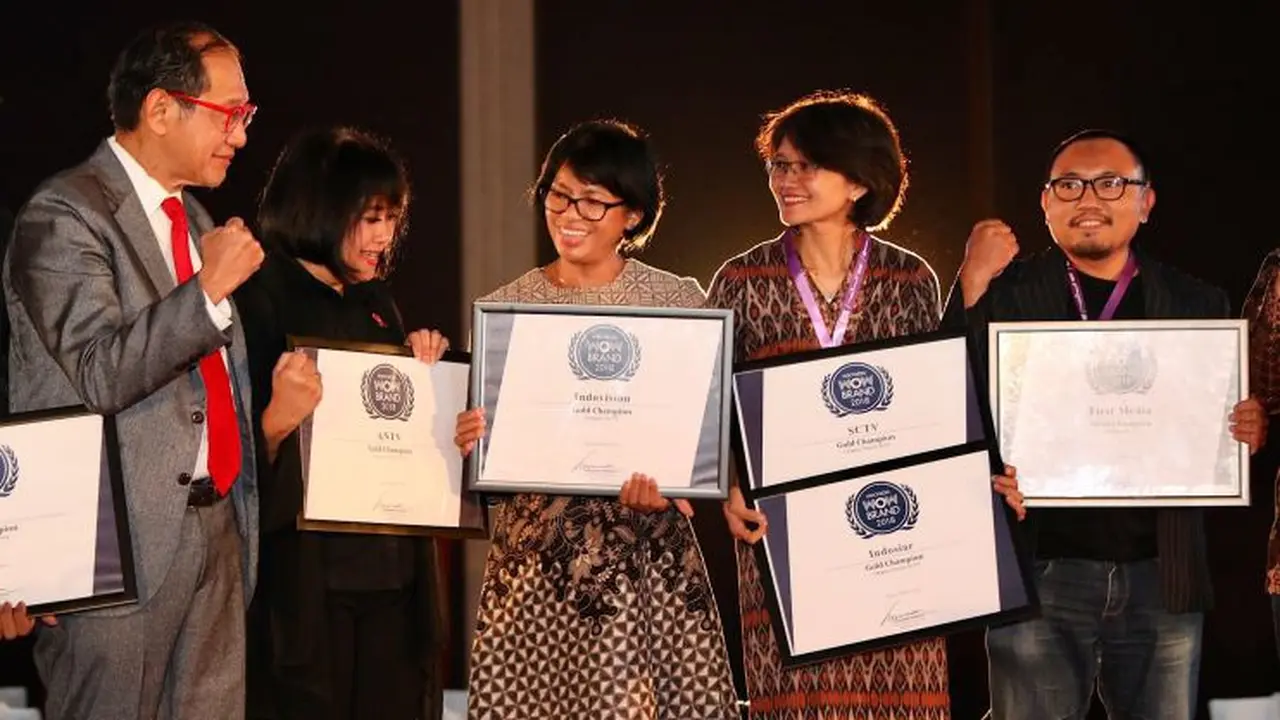 SCTV dan Indosiar meraih penghargaan Gold Champion dalam kategori Free-to-Air TV di ajang WOW Brand Festive Day yang diadakan oleh Markplus Inc. (Liputan6.com/Immanuel Antonius)