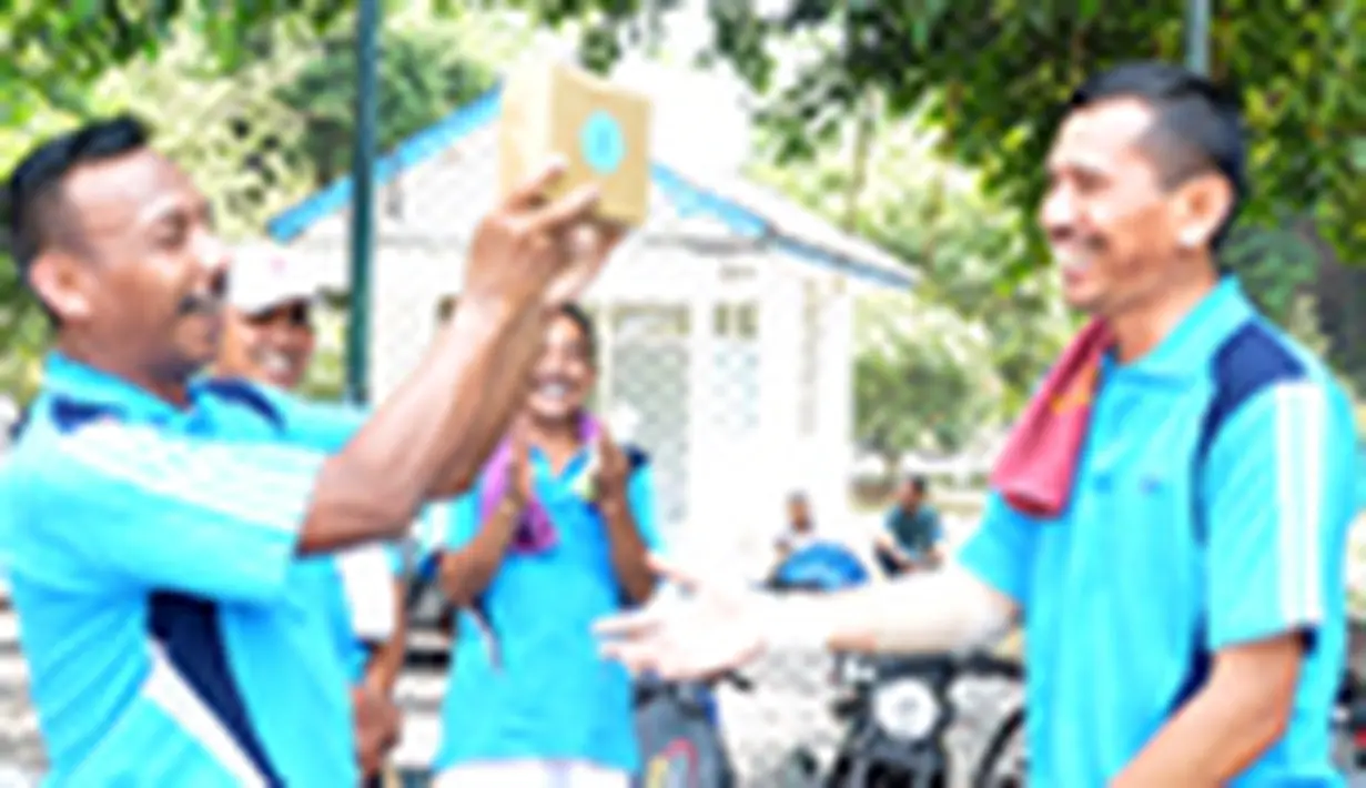 Citizen6, Surabaya: Meski Sertijab Wadan Kobangdikal Brigjen TNI (Mar) Verry Kunto.G sudah digelar selasa lalu, Yanus Tenis Lapangan Kobangdikal menggelar Tennis Farewell Game, pada Jumat (7/9). (Pengirim: Penkobangdikal).
