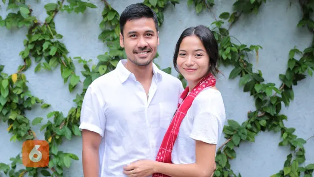 [Bintang] Chicco Jerikho dan Putri Marino