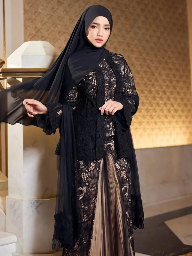 Look Inspirasi Baju Lebaran 2025 dari Fuji An. [@hijabista.hub]