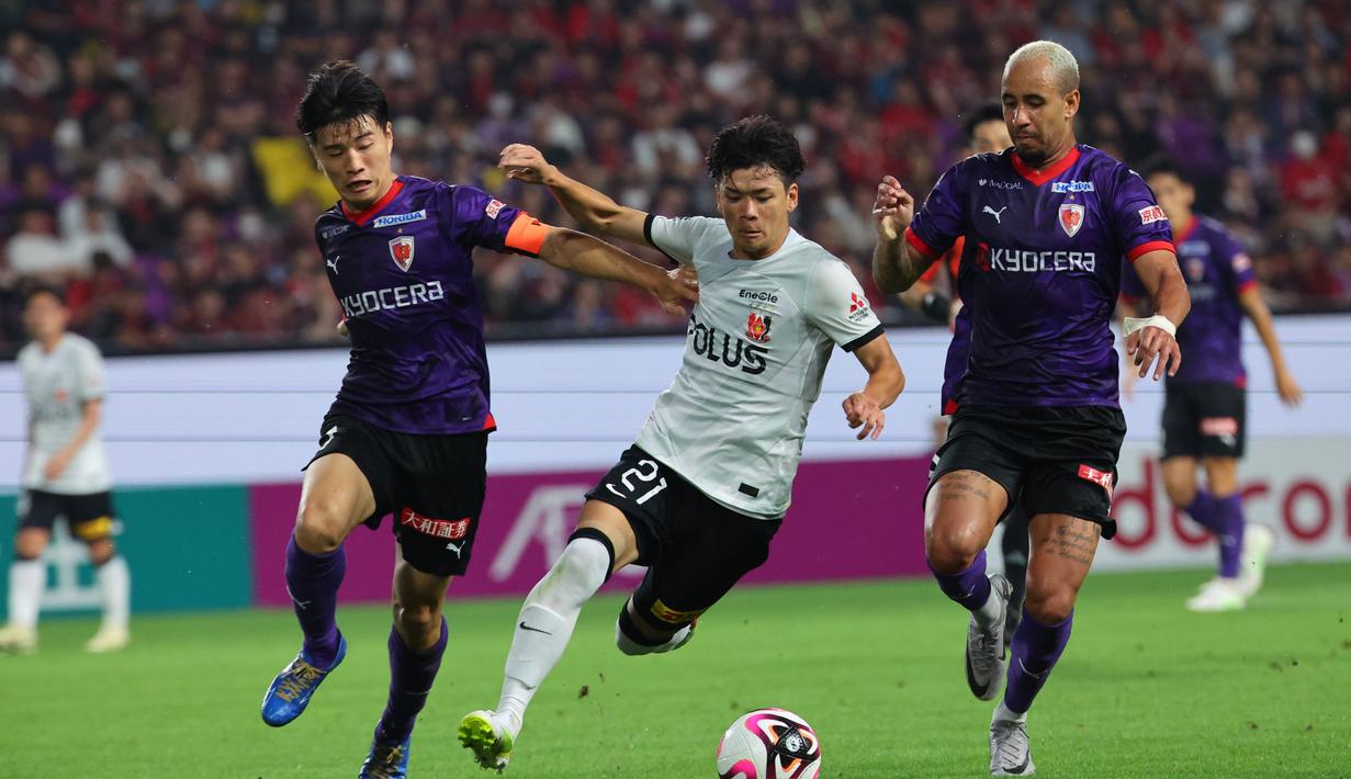 Semakin menariknya J1 League musim ini terbukti dengan jumlah penonton yang hadir di stadion. Total ada 7.734.871 penonton menyaksikan langsung laga J1 League, dengan rata-rata lebih dari 20 ribu penonton hadir per laga. Jumlah ini mengingkat signifikan dibanding dua musim sebelumnya. (Dok. J1 League)