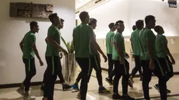 Pemain Timnas Indonesia, Andik Vermansah, bersama rekan-rekannya bersiap mengikuti sesi ESQ di Hotel Grand Zuri, Jawa Barat, Senin (5/11). Materi ESQ diberikan jelang turnamen Piala AFF 2018. (Bola.com/Vitalis Yogi Trisna)