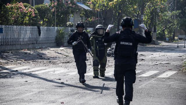 Tim Gegana Sisir Gereja di Surabaya