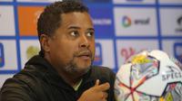 Pelatih Divaldo Alves akan memberikan kejutan saat Persik menjamu PSIS di Stadion Brawijaya Kota Kediri nanti. (Bola.com/Gatot Sumitro)
