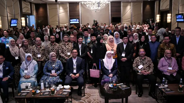Bakal calon presiden (bacapres) dari Koalisi Perubahan, Anies Baswedan, menjadi pembicara di 40th Anniversary Simposium by International Islamic University Alumni Association di Kuala Lumpur, Malaysia, Rabu, 11 Oktober 2023.