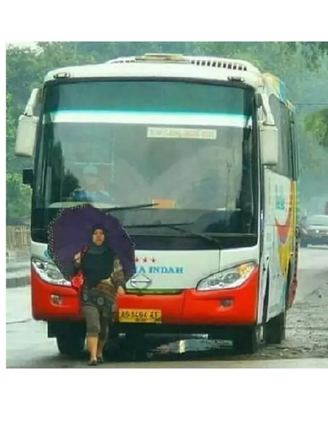 Tingkah Kocak Emak-Emak Saat di Jalan, Bikin Tepok Jidat