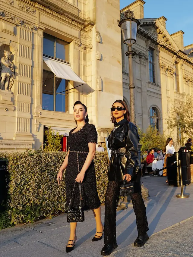 6 Potret Tasya Farasya Mencuri Perhatian dengan Gaun Bling-Bling, Tampil Akrab Bersama Aktris Bollywood Krystle Dsouza