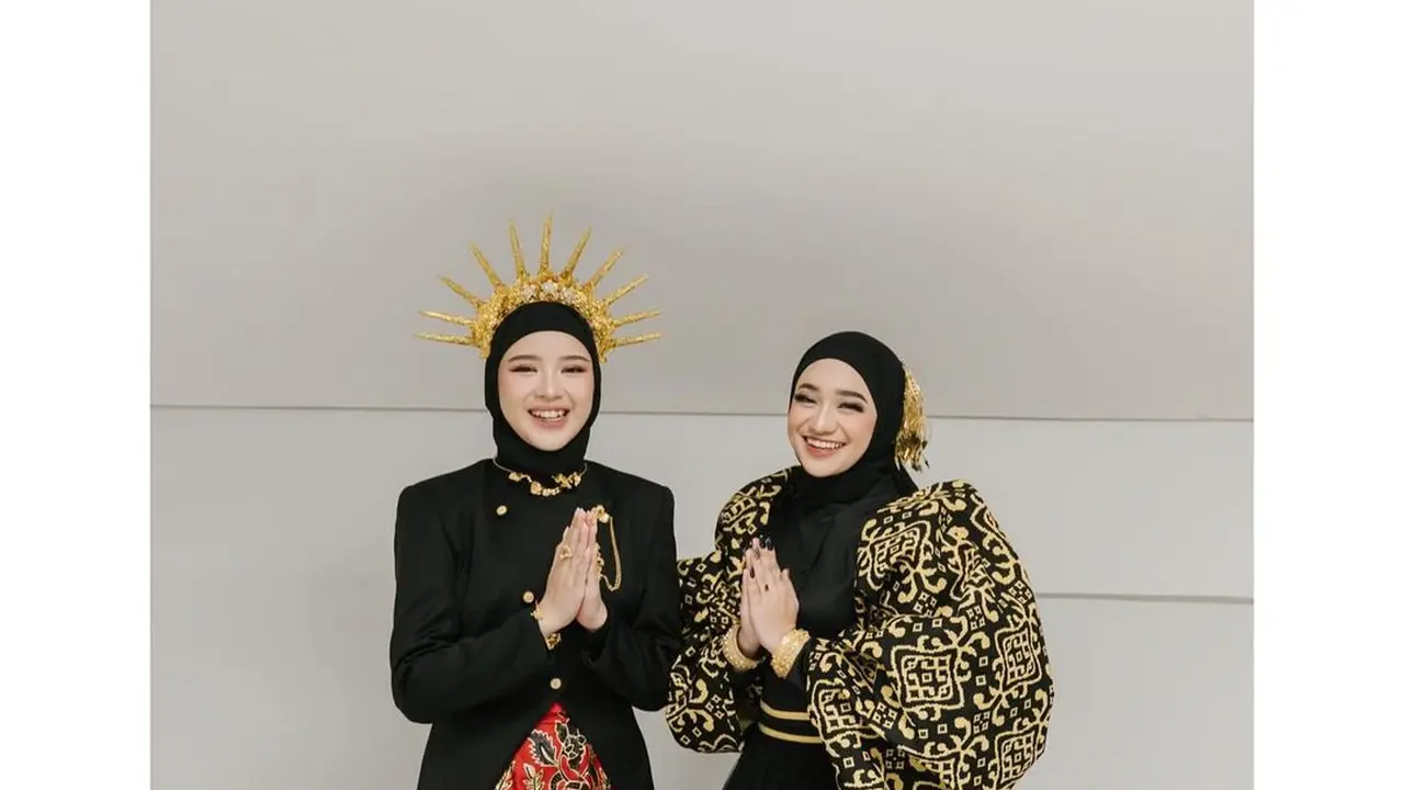 6 Adu Gaya Hijab Tiara Andini dan Nabila Taqqiyah Tampil di Pembukaan PON 2024, Kompak Berbusana Etnik Serba Hitam