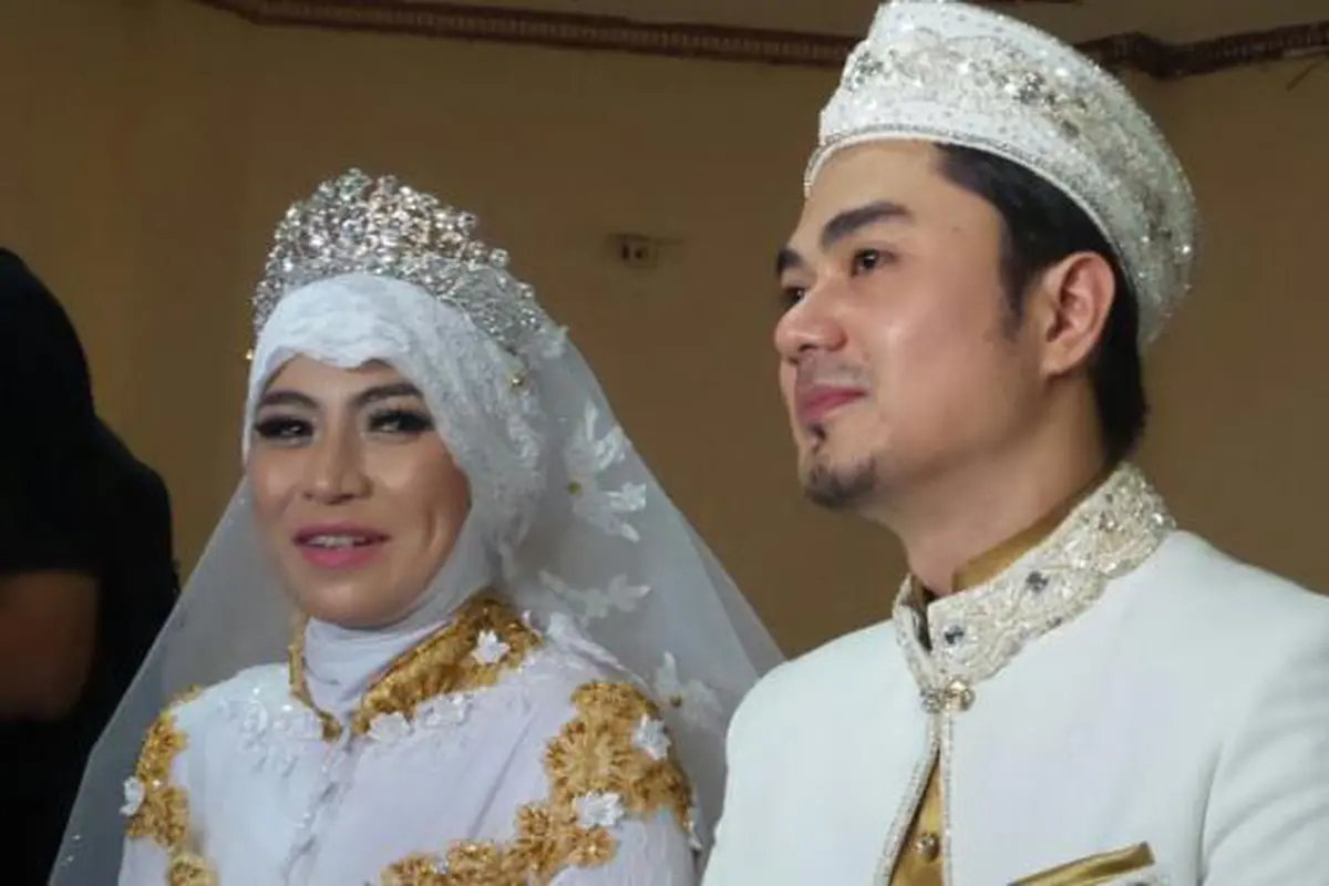 [Bintang] Cinta Penelope dan Dony Hermawan
