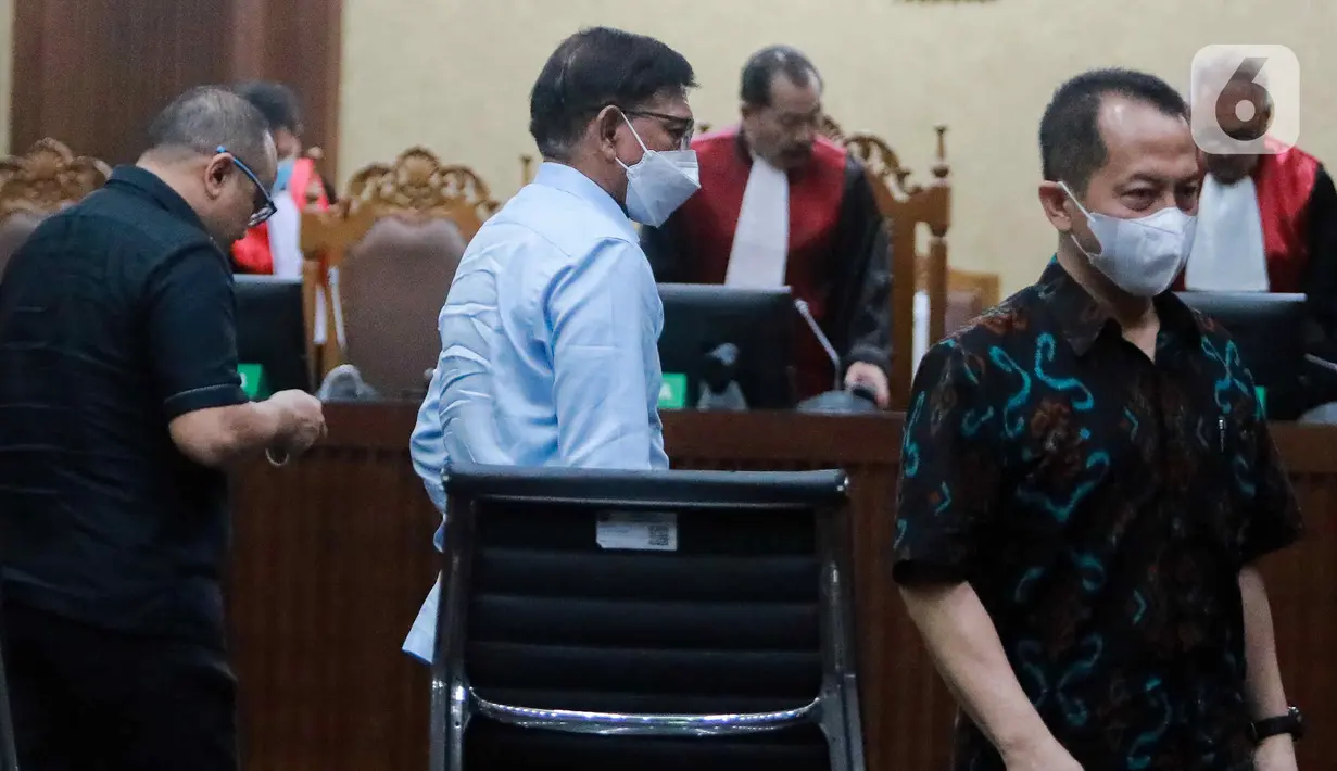 Selain pidana pokok, hakim juga menjatuhkan pidana berupa kewajiban uang pengganti terhadap Johnny G. Plate sebesar Rp15.500.000.000. (Liputan6.com/Herman Zakharia)