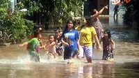 Banjir Rendam Ratusan Rumah di Petamburan