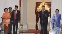 Presiden SBY menyampaikan pidatonya ketika menyambut kedatangan Presiden Jokowi di Istana Negara, Jakarta, Senin (20/10/2014) (Liputan6.com/Herman Zakharia)