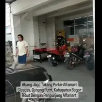 Viral Tukang Parkir di Bogor Ngamuk Dikasih 400 Perak oleh Pengunjung, Warganet: Yang Ngasih Ngajak Gelut Ini Mah (doc: twitter)