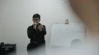 Seorang Murid Beatbox Belajar Menampilkan Keahlian (Liputan6.com/Balgo Marbun) 