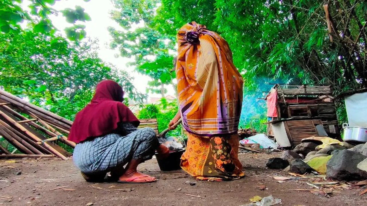 Mengintip Tradisi Mandi Uap Ala Dukun Anak di Cirebon