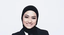 Menceritakan kisah cintanya bersama sang suami, Ayudia menulis novel karangannya yang berjudul Teman Tapi Menikah. Bahkan novel karangan Ayudia ini sudah digarap menjadi sebuah film dengan judul yang sama. (Liputan6.com/IG/ayudiac)