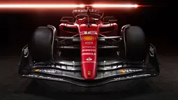 Tampak depan mobil baru Scuderia Ferrari SF-23 untuk Formula 1 2023 saat acara peluncuran di Maranello 14 Februari 2023. (AFP/Ferrari Press Office)