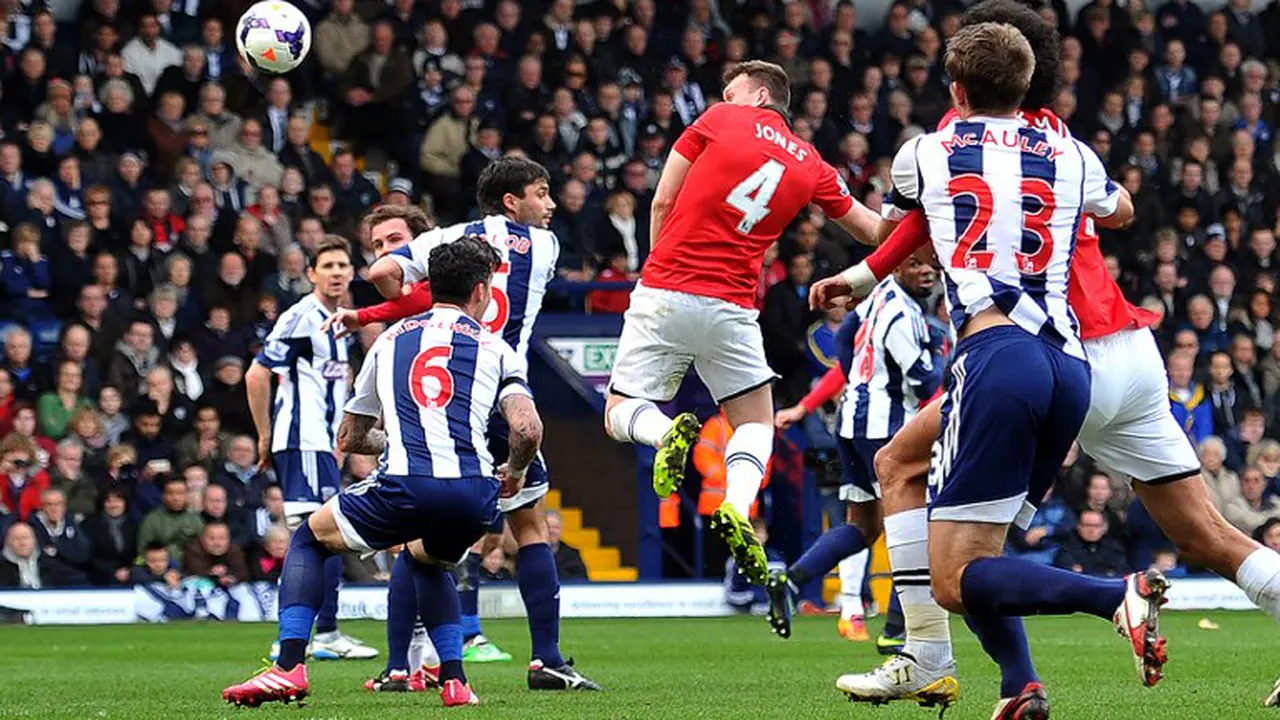 Paul Jones bawa MU unggul