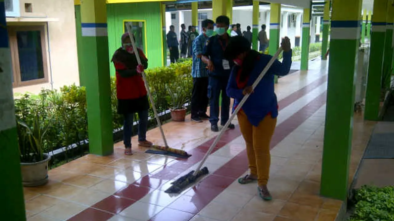 Sulitnya Bersihkan Lantai RS dari Bau Tak Sedap Jenazah QZ8501