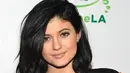 Seperti yang sedang ramai beredar, Kylie Jenner tengah hamil dan usia kandungannya sudah menginjak empat bulan. Kabar kehamilan ini muncul setelah ia dan Travis Scott berpacaran selama lima bulan. (AFP/Araya Diaz)