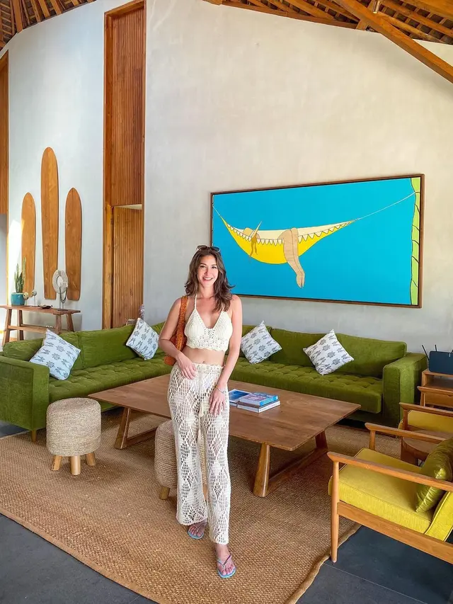 [Fimela] Potret Elma Agustin pamer OOTD