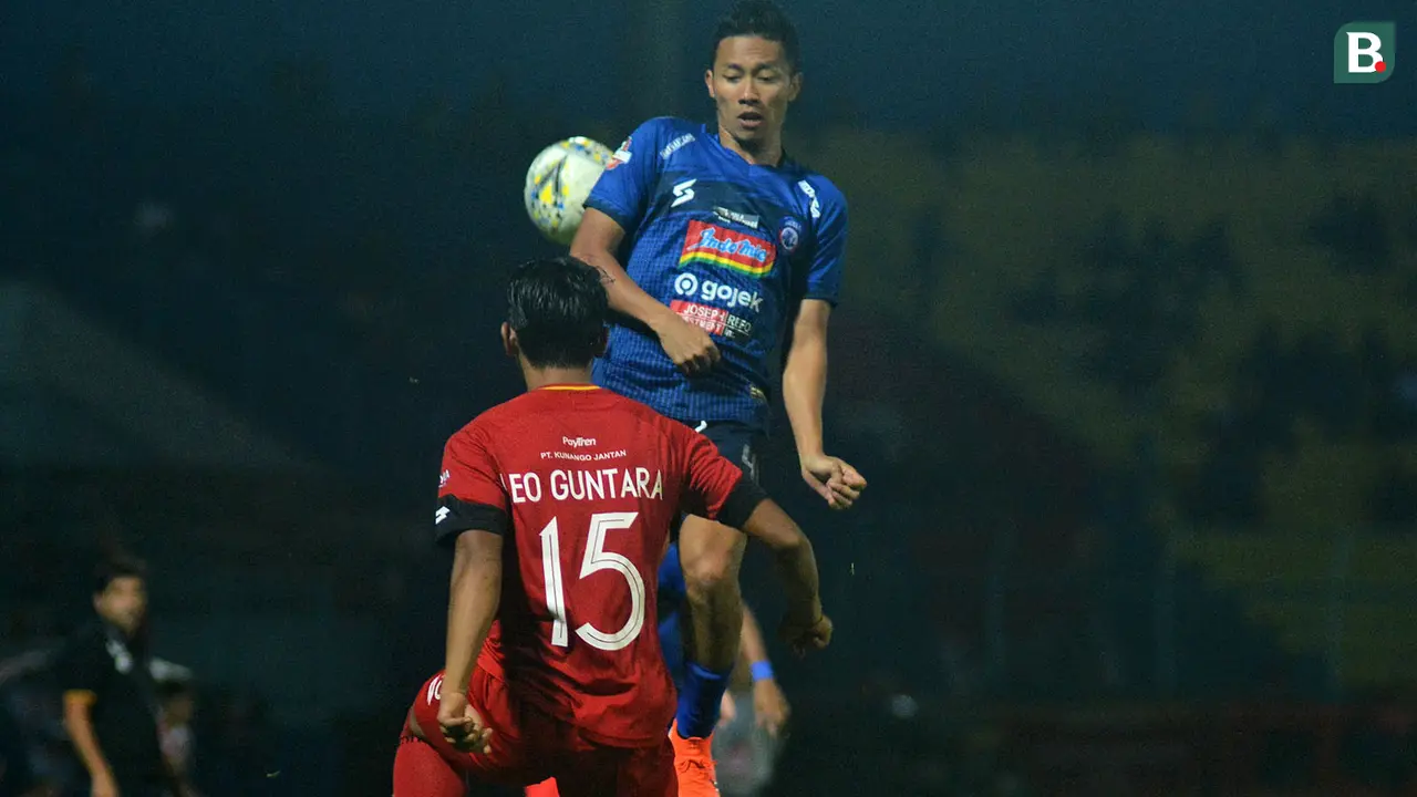 Arema vs Semen Padang