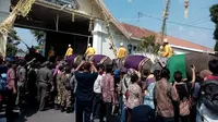 7 Gajah dan Prajurit Lombok Abang Kawal Kirab Paku Alam X