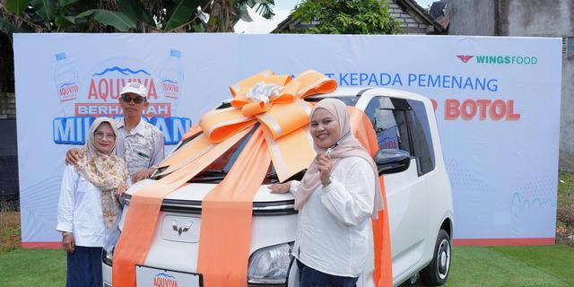 Keberuntungan di Balik Tutup Botol AQUVIVA, Nabila Asal Gresik Raih Hadiah Mobil Wuling