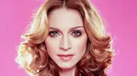 Madonna adalah seorang penyanyi kelahiran Amerika.
