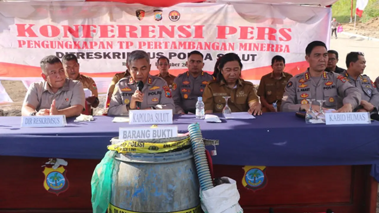 Kapolda Sulut Irjen Pol Setyo Budiyanto saat jumpa pers pada Kamis (22/12/2022) sore, di Mapolres Minahasa Tenggara.