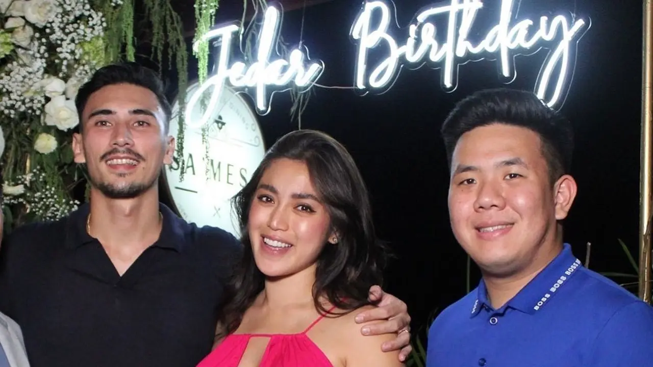 Jessica Iskandar Unggah Foto Bersama 'Temannya', Bocorkan Wajah Pelaku Penipuan?