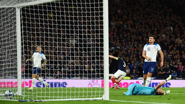 Foto: Momen Harry Maguire Cetak Gol Bunuh Diri Saat Inggris Taklukkan Skotlandia