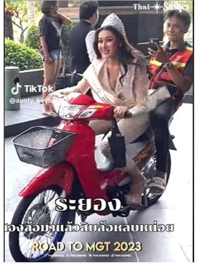 Takut Terlambat, Finalis Miss Grand Thailand 2023 Ini Viral Naik Ojol ke Lokasi Acara
