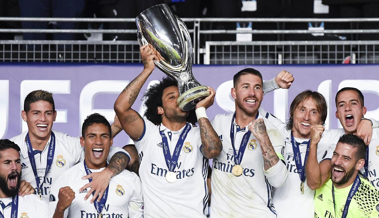 AGUSTUS - Real Madrid memastikan diri sebagai kampiun Piala Super Eropa seteah menang 3-2 atas Sevilla, di Lerkendal Stadion, Norwegia. Gelar Piala Super Eropa tahun ini adalah yang kali ketiga dalam sejarah Real Madrid. (AFP/Jonatahn Nackstrand)