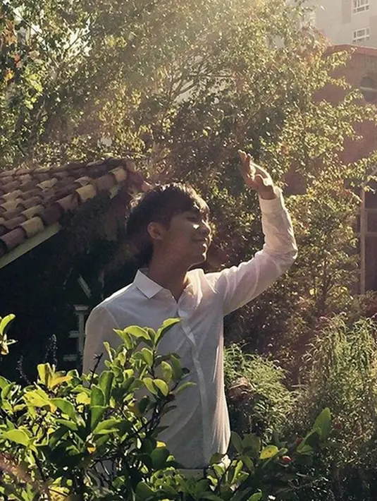 Selain itu, Lee Soo Geun juga menceritakan sosok Lee Seung Gi saat ini yang menurutnya mengalami banyak perubahan. Kabarnya tubuh aktor tampan tersebut semakin gagah setelah jalani wajib  militer. (Instagram/leeseunggi.official)