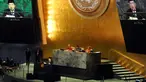 Wapres Jusuf Kalla mewakili Indonesia menyampaikan pidato pada sesi Debat Umum Sidang Majelis Umum PBB ke-72 di New York, Kamis (21/9). Jusuf Kalla tampil berbeda dengan mengenakan kopiah saat berbicara di sesi debat umum sidang PBB. (TIM MEDIA WAPRES)