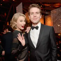 Taylor Swift dan Austin Swift (AFP/Bintang.com)