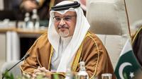 Gambar selebaran yang disediakan Istana Kerajaan Saudi menunjukkan Putra Mahkota Bahrain Salman bin Hamad bin Isa al-Khalifa menghadiri pertemuan puncak Inisiatif Timur Tengah Hijau (Green Middle East Initiative) edisi kedua, yang diadakan di sela-sela konferensi iklim COP27 di kota resor Laut Merah Mesir Sharm el-Sheikh pada 7 November 2022. (BANDAR AL-JALOUD/SAUDI ROYAL PALACE/AFP)