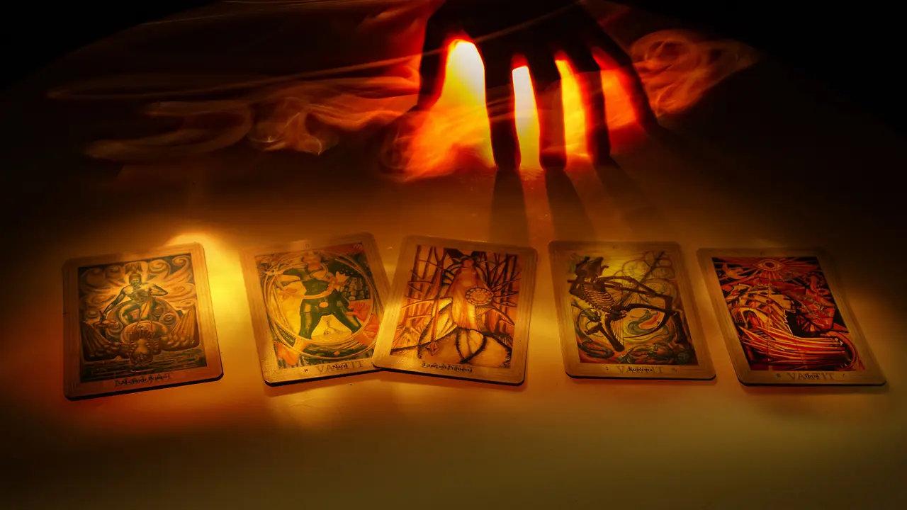 [bintang] Tarot Hari Ini: The Hermit, Three of Cups, Ace of Swords
