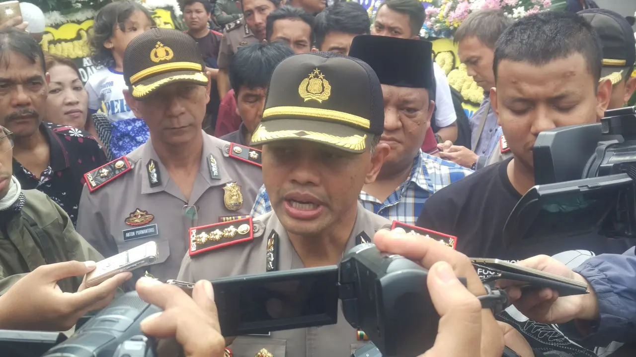  Kapolrestabes Bandung, Kombes Pol Hendro Pandowo, berjanji akan mengusut tuntas kematian suporter Persib Bandung