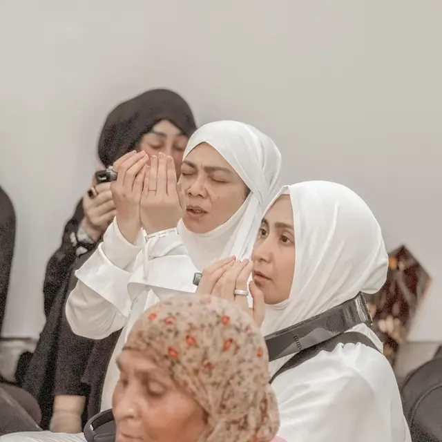 Raffi Ahmad dan keluarga lakoni ibadah haji (Instagram/raffinagita1717)