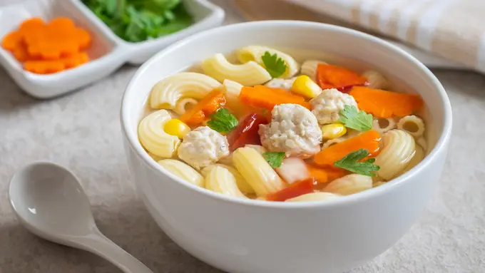sayur sop makaroni