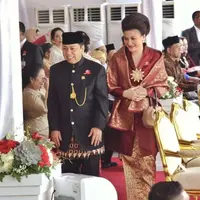 Nggak kalah dari anak-anaknya, begini penampilan Deisti Astriani Tagor, istri Setya Novanto yang kini juga menjadi sorotan. (Foto: Instagram Setya Novanto)