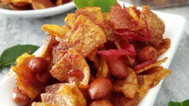 Resep kering kentang pedas manis untuk jadi lauk sahur dan buka puasa yang awet. (dok. Cookpad  @daniar_safitri)