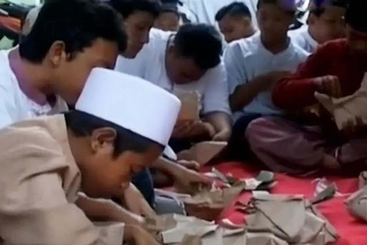 (Lip6 Siang) Sego-Golong