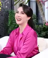 Arumi Bachsin salah satu public figure yang gayanya tak pernah membosankan untuk dibahas. Kali ini, Arumi tampil mencolok mengenakan kemeja satin berwarna pink. [Foto: Instagram/arumibachsin_94]