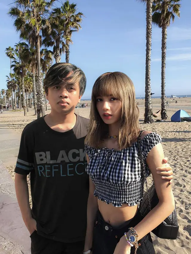 6 Editan Foto Pria Bareng Lisa Blackpink di Tempat Romantis Ini Kocak