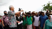 Gubernur Jawa Tengah Ganjar Pranowo, menggelontorkan bantuan untuk perbaikan jalan ruas Pabatan-Rengaspandawa di Desa Glonggong, Kecamatan Wanasari, Kabupaten Brebes.